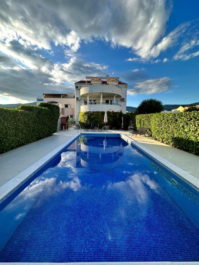 Apartments Villa Ohana Kaštela 外观 照片
